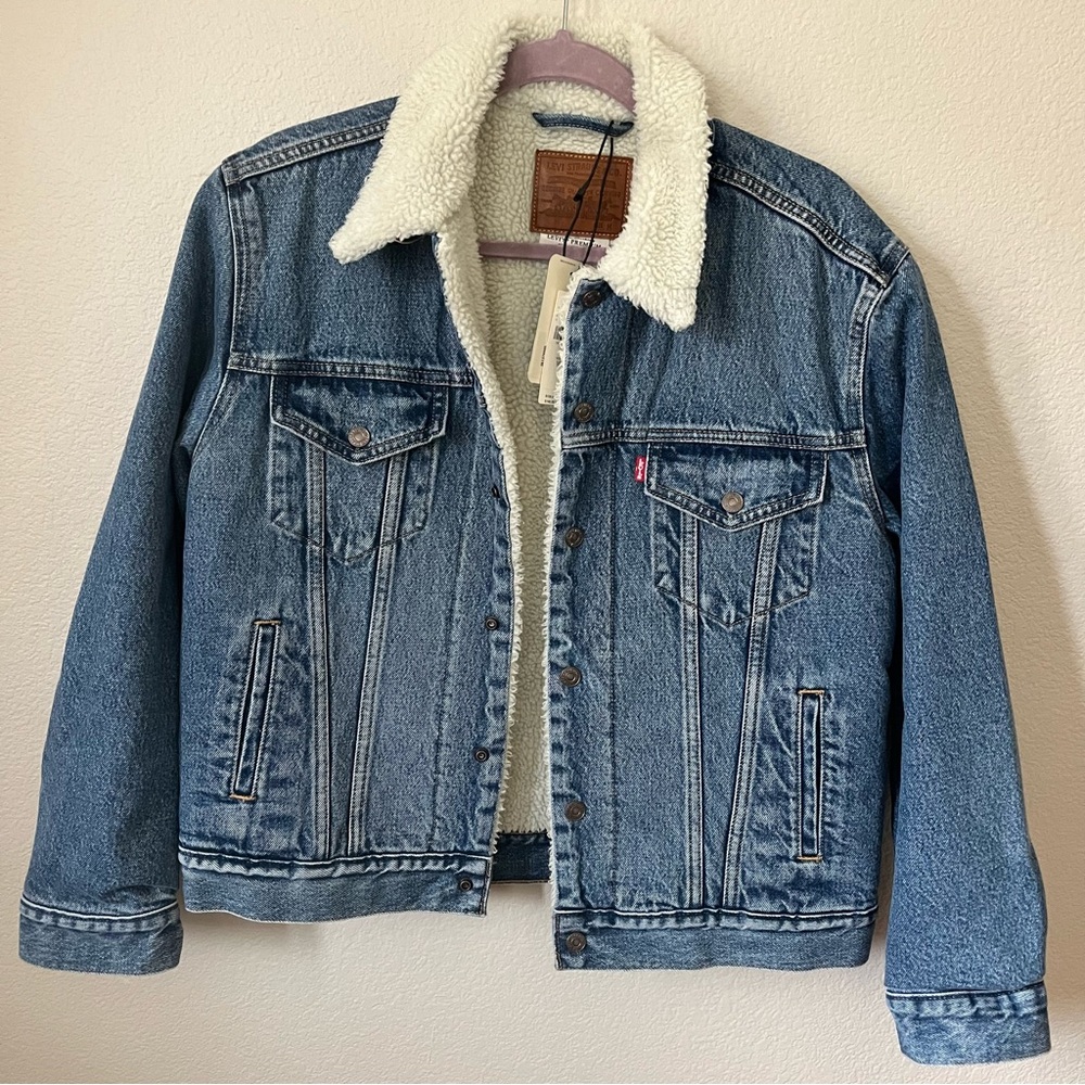 NWT Levi’s Ex-Boyfriend Sherpa Trucker Jean Jacket